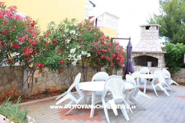 Apartments Nada Vir Exterior photo