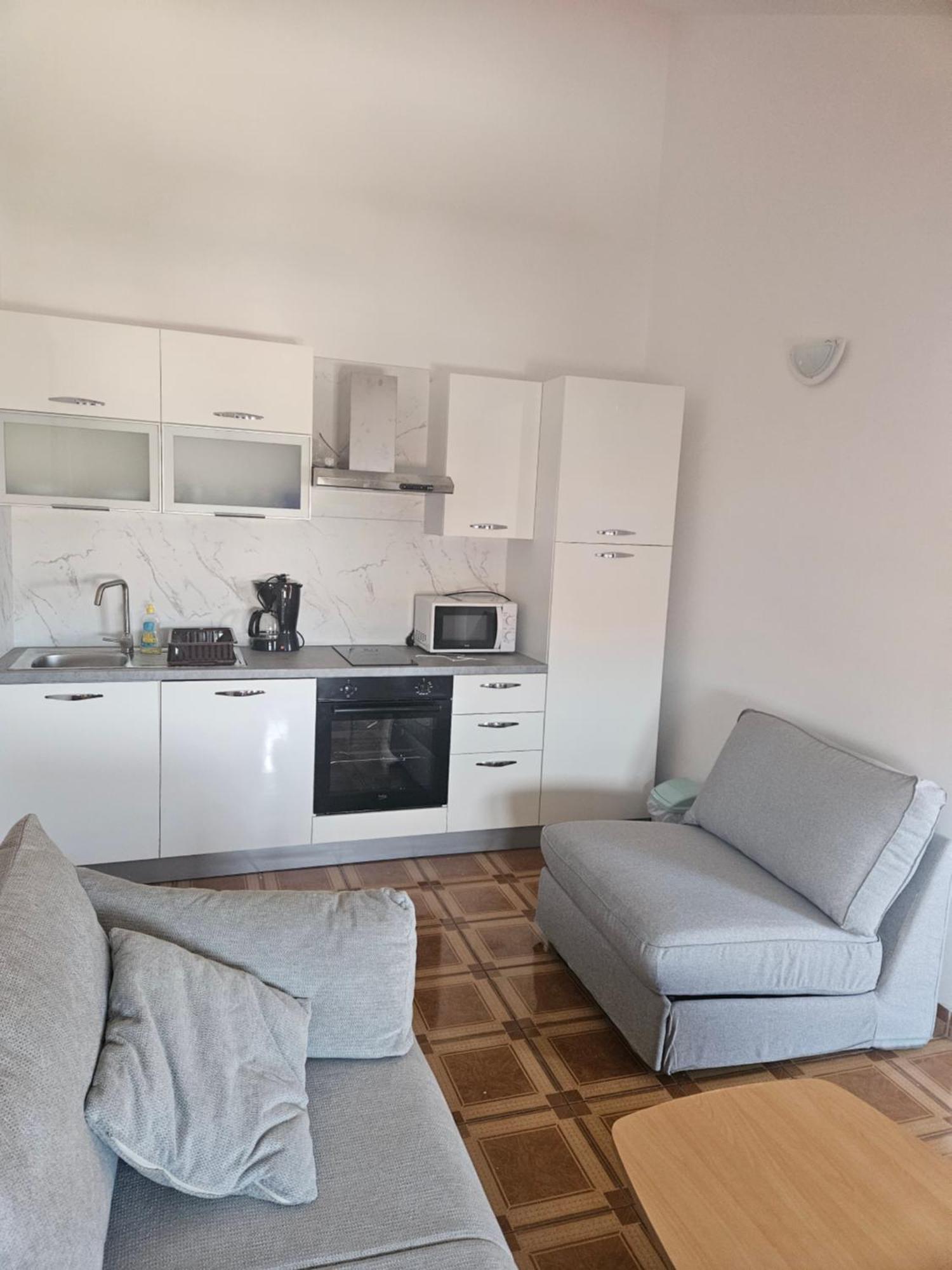 Apartments Nada Vir Exterior photo